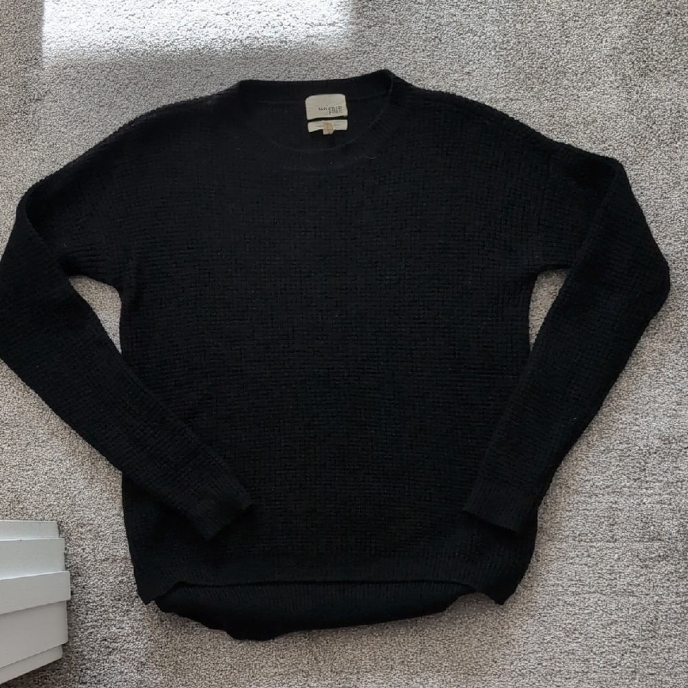 Wilfred | Black Crew Neck Knit Sweater